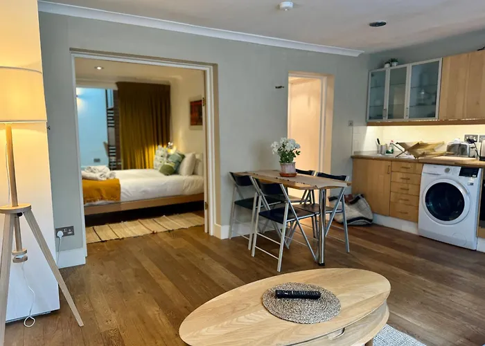 Central London Regent Park Apartment